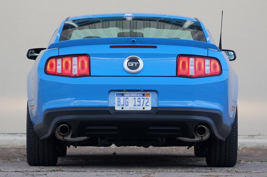  Ford Mustang GT Premium 2011 года  (фото 5 из 33)